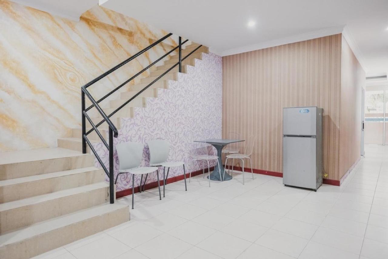 Reddoorz Near Nagoya Hill Batam 4 Hotell Jodoh  Exteriör bild