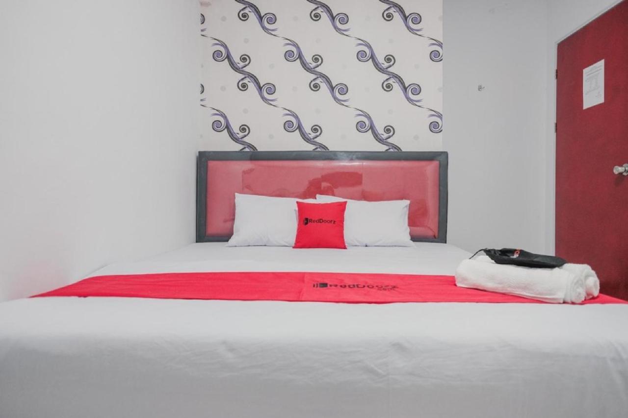 Reddoorz Near Nagoya Hill Batam 4 Hotell Jodoh  Exteriör bild