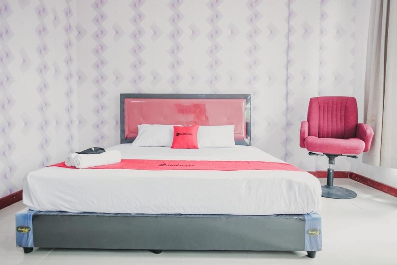 Reddoorz Near Nagoya Hill Batam 4 Hotell Jodoh  Exteriör bild
