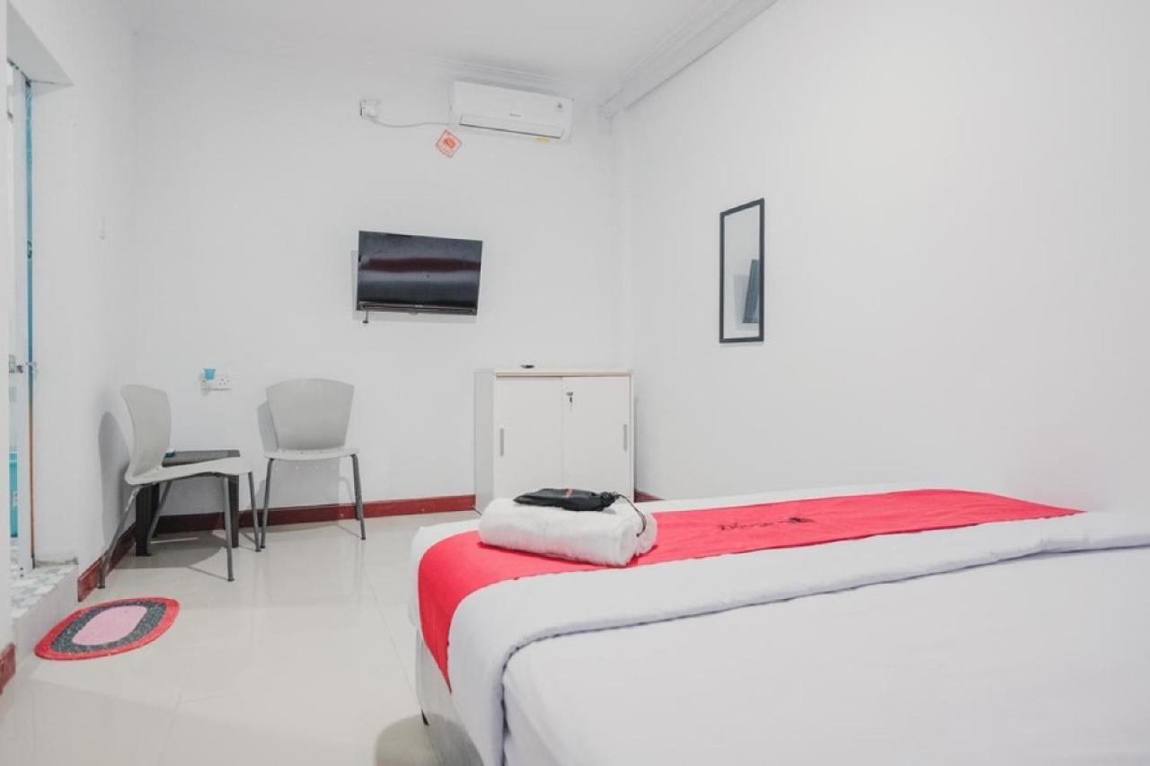 Reddoorz Near Nagoya Hill Batam 4 Hotell Jodoh  Exteriör bild
